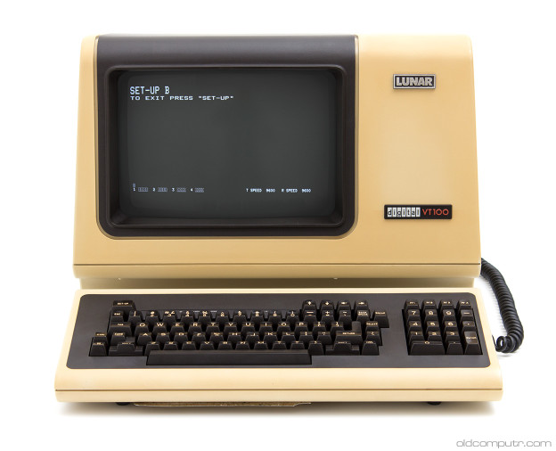 Digital VT100 (1978) | Oldcomputr.com