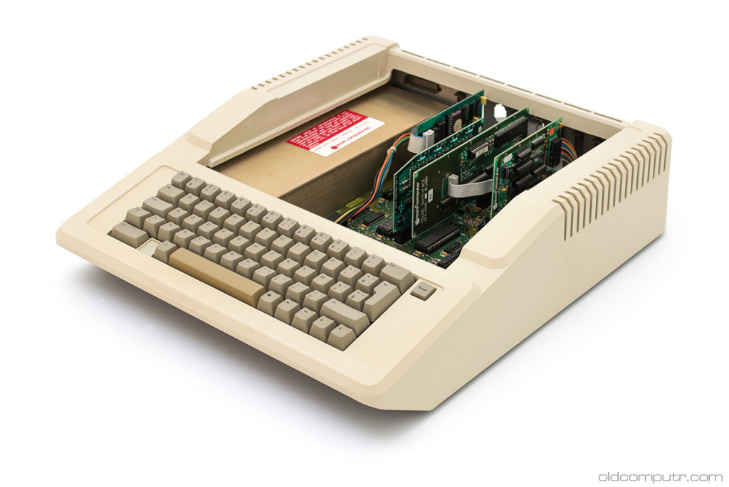 Apple IIe (1983) | Oldcomputr.com